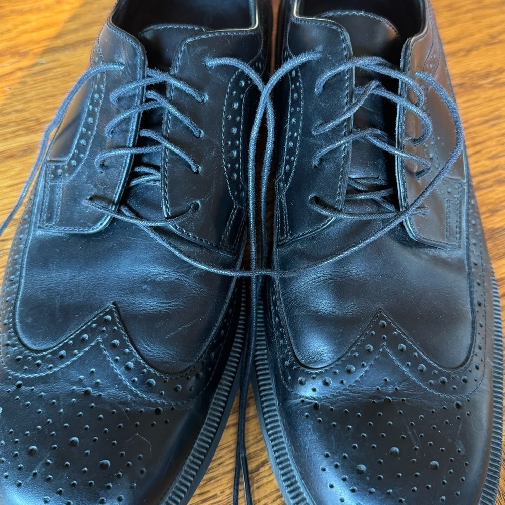 SALE: Men’s Rockport dress shoes, size 10 medium. (SM-1)